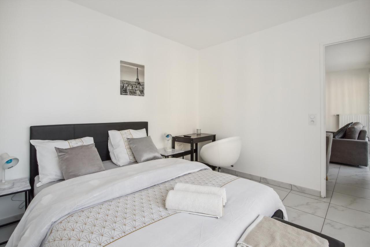 شقة إيفري سور سين  في Chic Apart With Balcony Near Paris المظهر الخارجي الصورة